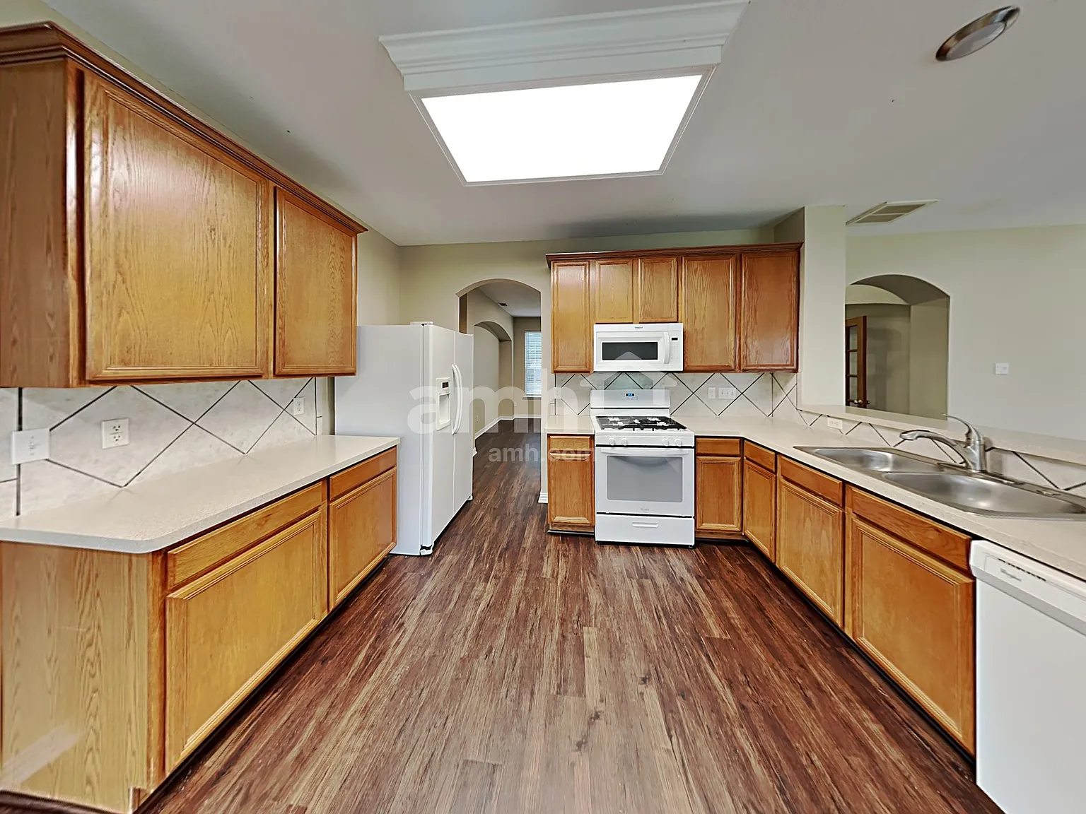 4 bed, 2.5 bath, 2588 sqft, $2,465 — Photo 3