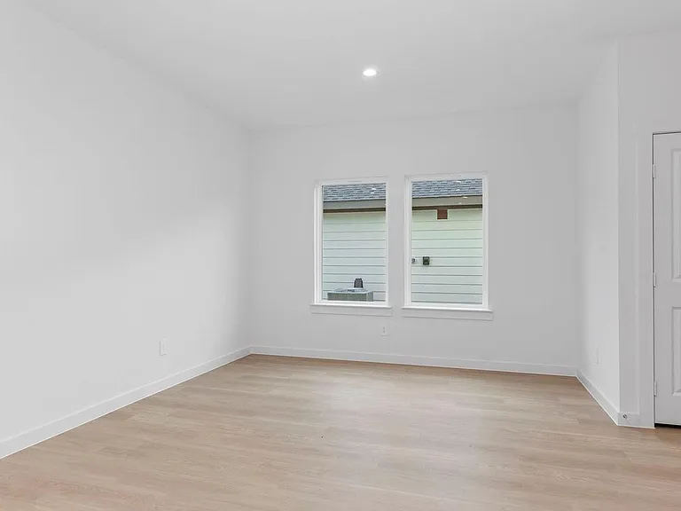 7839 Cavour Dr — Photo 5