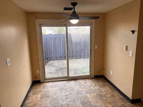 4th image of 660 Cherry Hollow Rd #E