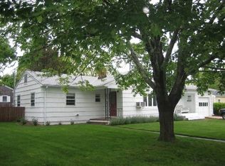 60 Windermere Dr, Sag Harbor, NY 11963