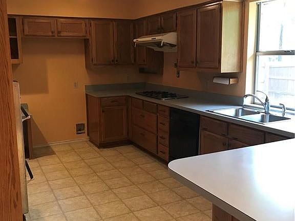 2nd image of 431 Royal Crest Dr