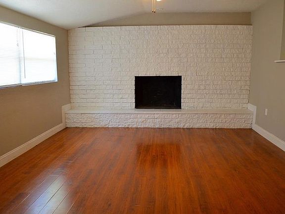 4th image of 135 N Carpenter Ave