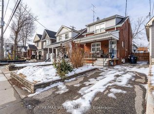 102 Eileen Ave, Toronto, ON M6N 1V4