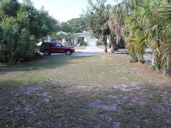 3rd image of 1135 17th St N