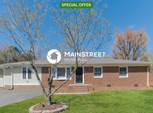 2432 Community Park Dr, Matthews, NC 28104