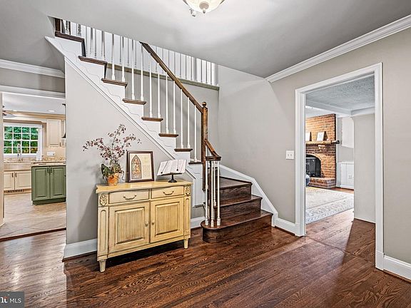 5th image of 2 Wetherbee Ct