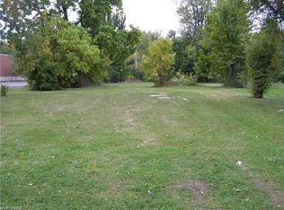 330 Lowell St, Elyria, OH 44035