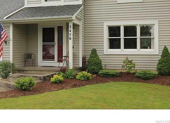 2nd image of 2470 Sylvan Pl