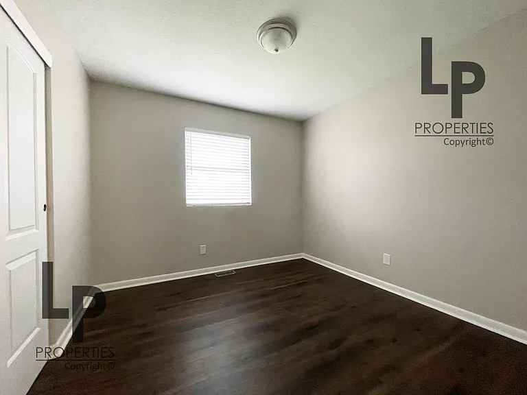 3479 Greenlawn Dr — Photo 4