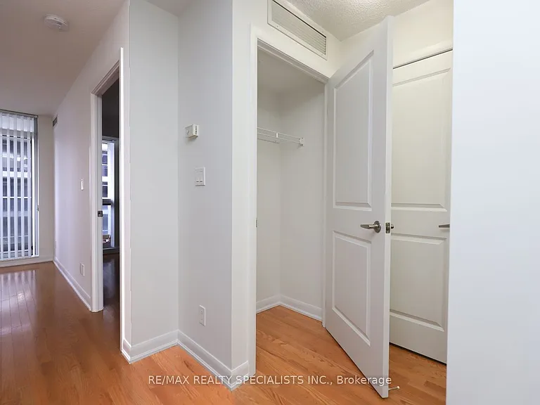 5791 Yonge St #706 — Photo 18