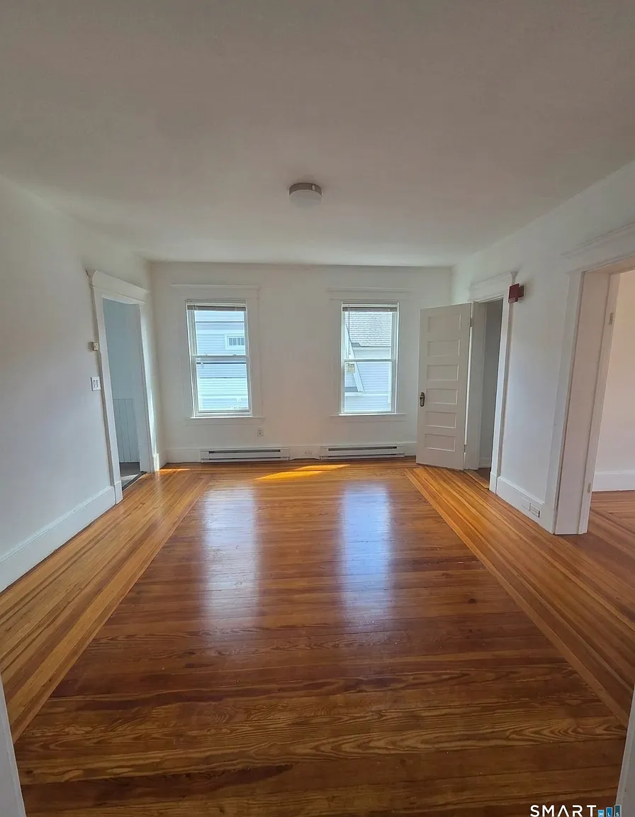3 bed, 1.0 bath, 13114 sqft, $1,750 — Photo 1