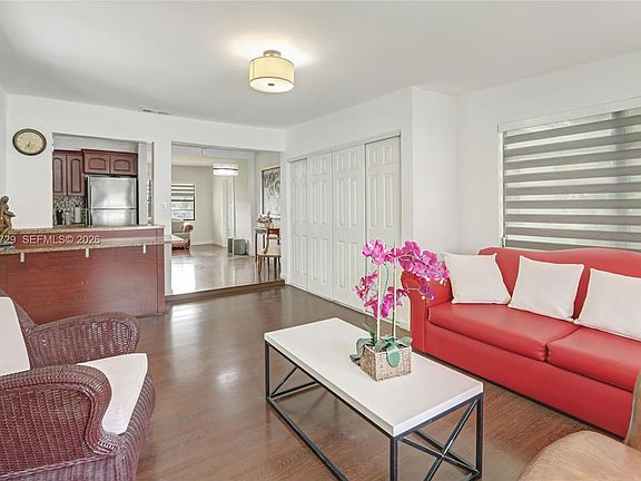 5th image of 6871 SW 37th St