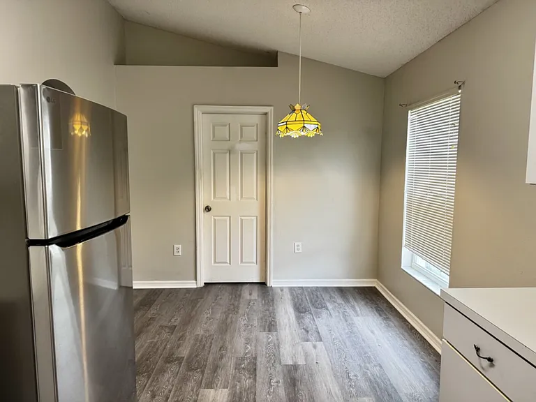 850 Welch Hill Cir — Photo 8