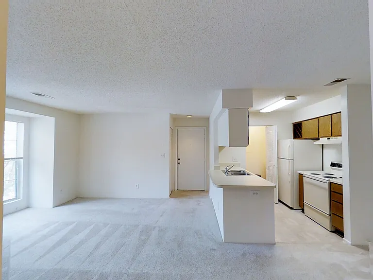 Copper Creek Apartments — Photo 35