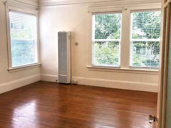 3rd image of 1726 Grove St APT 2