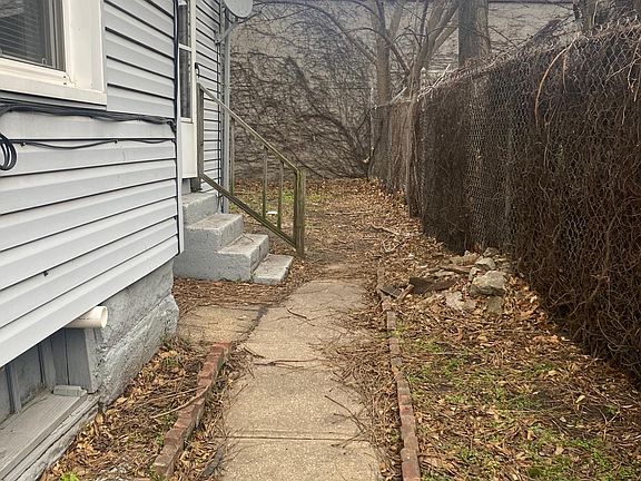 2nd image of 997 E 67th St #999