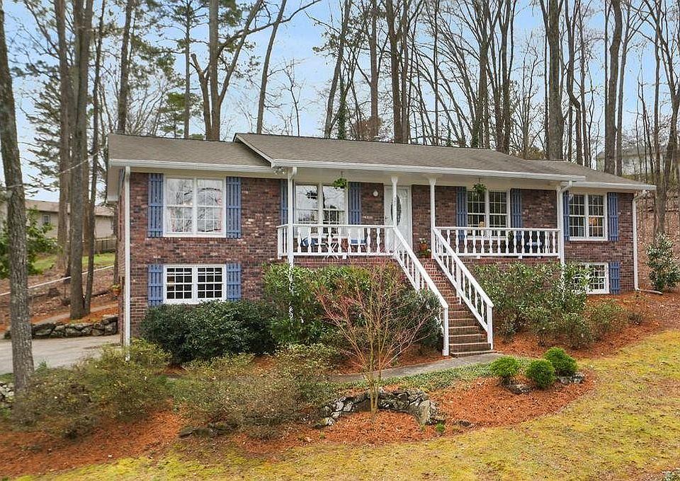 1st image of 582 Hidden Hills Ct