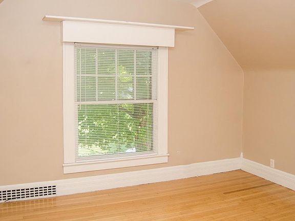 2nd image of 901 N Wheeling Ave