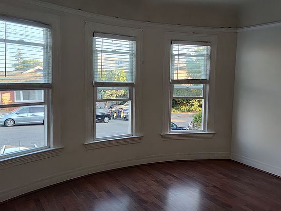Livingroom from front door
