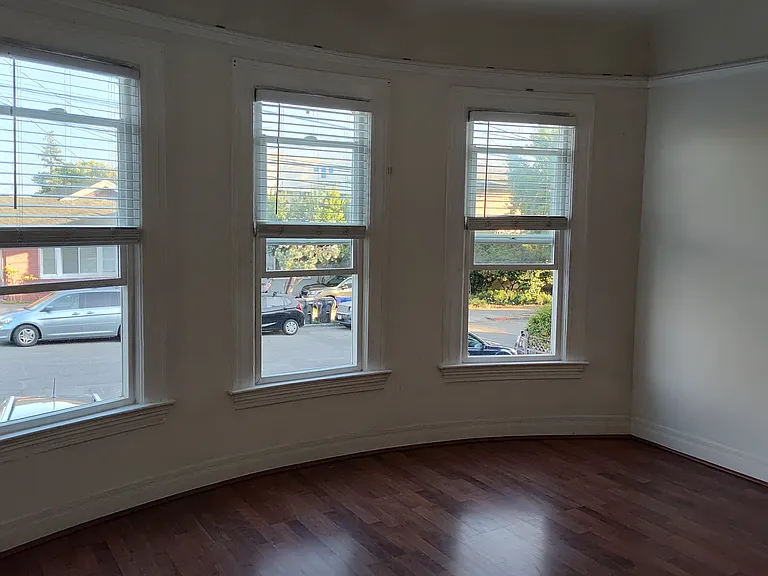 Livingroom from front door