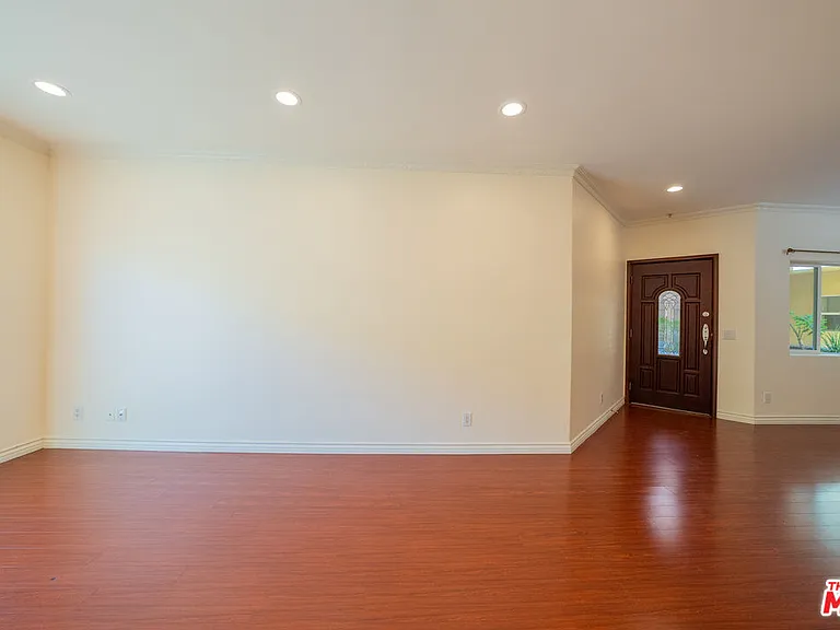 626 E Orange Grove Ave #105 — Photo 8