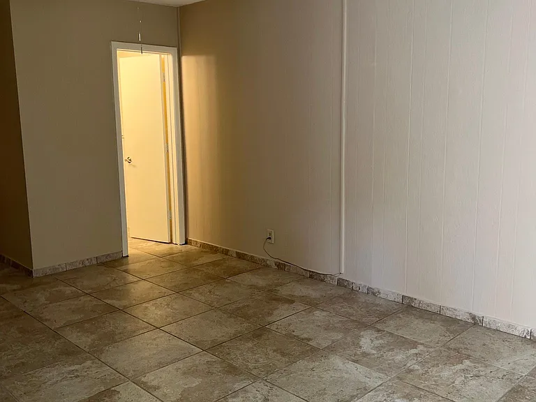 2738 NE 30th Pl #17 — Photo 7