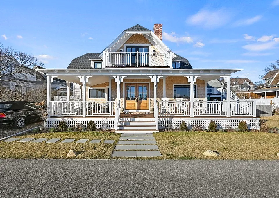 9 Tuckernuck Ave