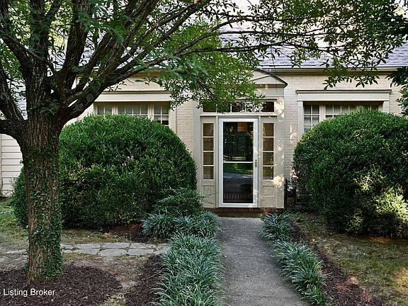 3rd image of 621 Cochran Hill Rd