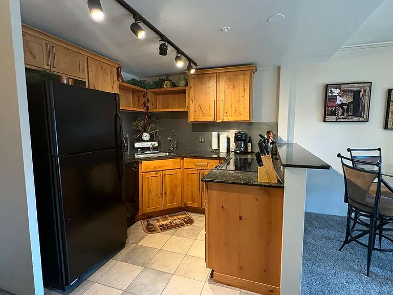 417 E Kiowa St #602 — Photo 3