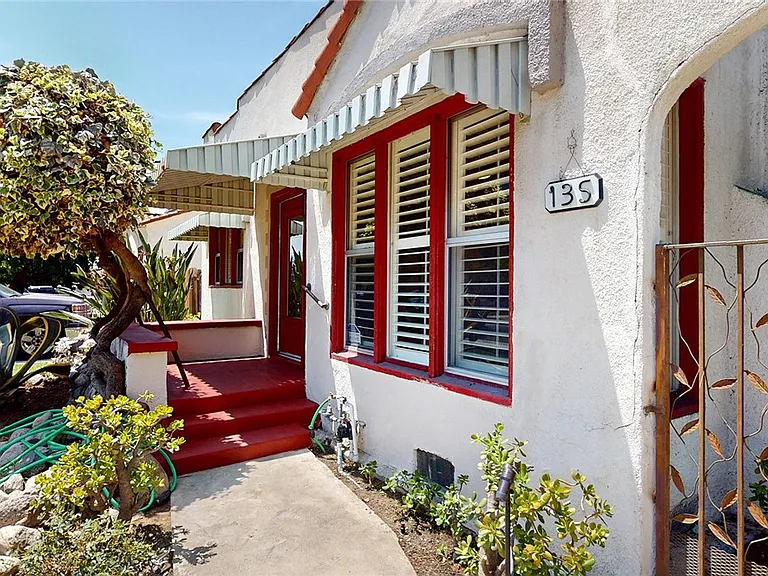 135 N Naomi St — Photo 3