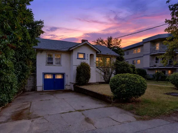 3219 Rutledge St, Saanich, BC V8X 1N6