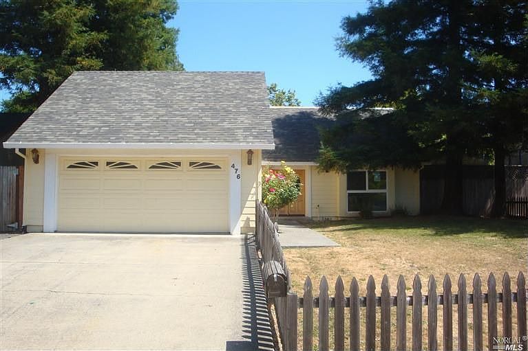 1st image of 476 Casa Verde Cir