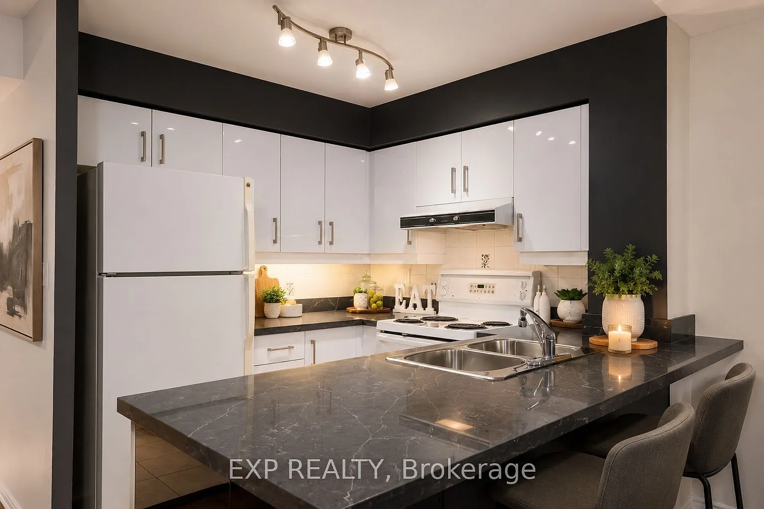 2 bed, $2,600 — Photo 3