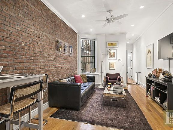 2nd image of 283 W 11th Street 1w #1W