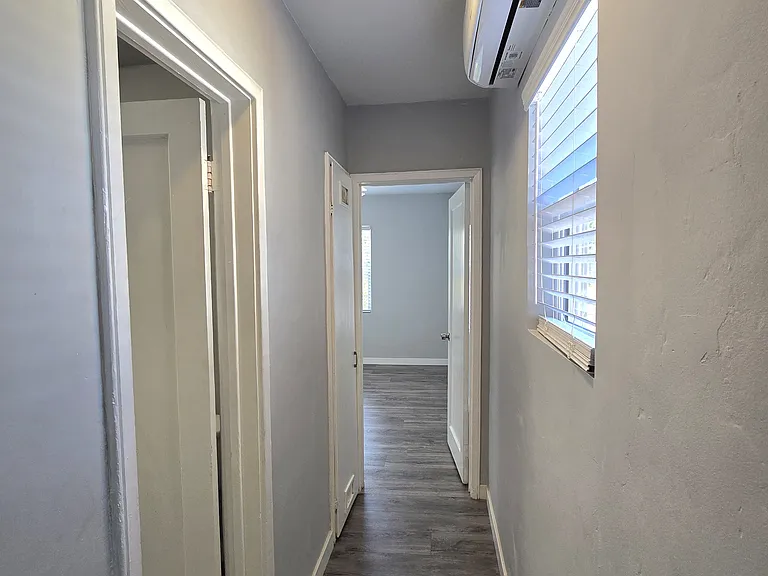 751 E J St — Photo 11