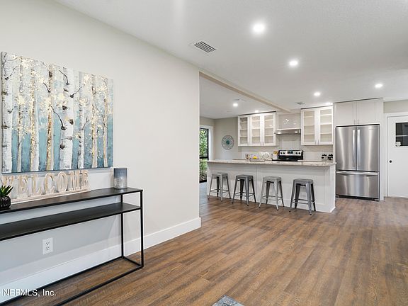 4th image of 2042 Holly Oaks River Dr