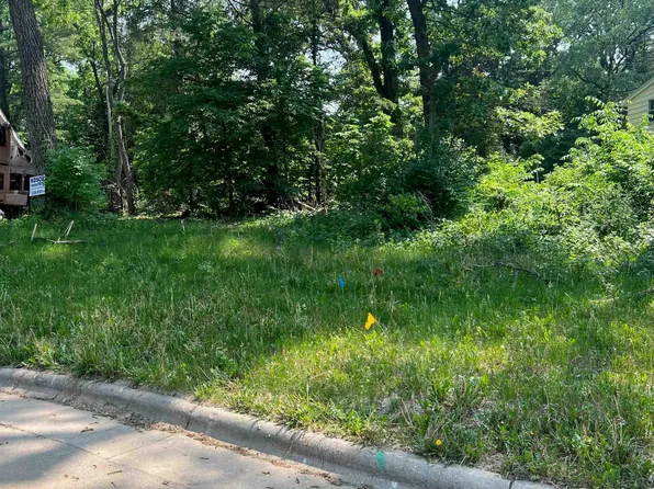 6107 Davenport Dr, Madison, WI 53711