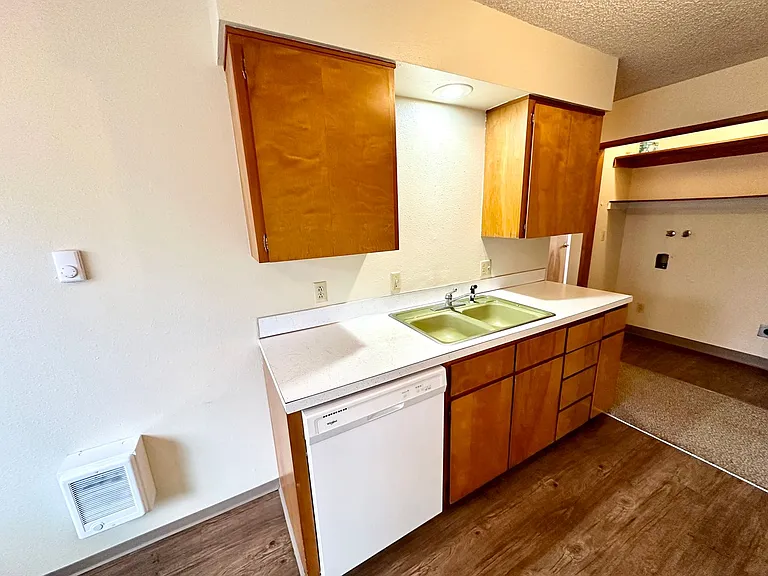 4507 Hillcrest Dr — Photo 6