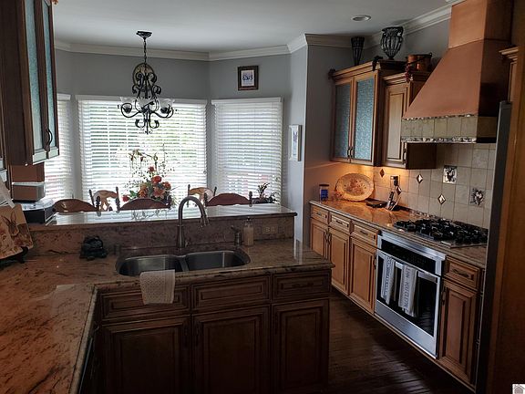 3rd image of 170 Spring Valley Cv