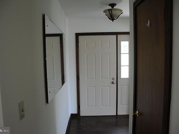3rd image of 20408 Old York Rd