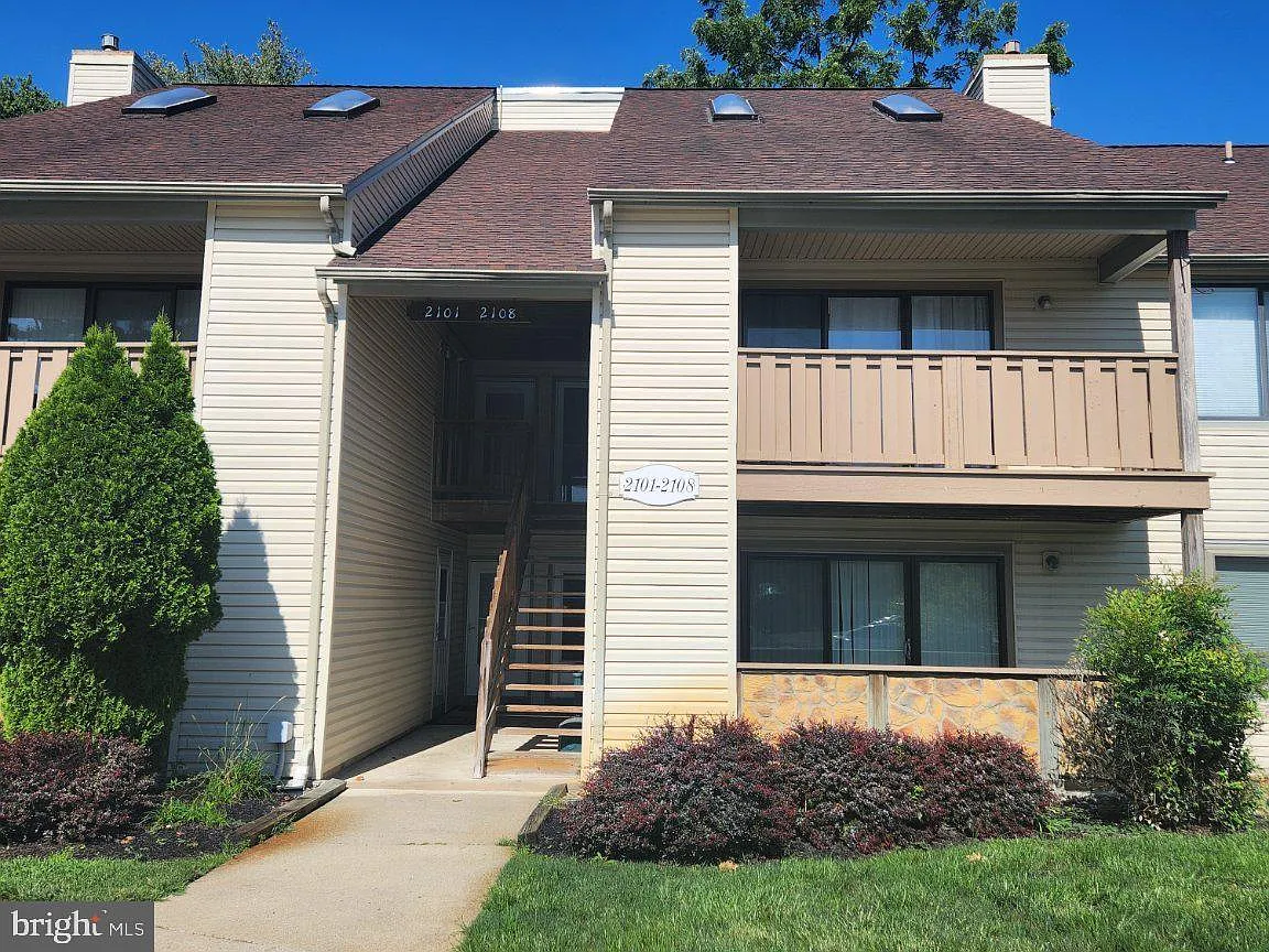 2 bed, 2.0 bath, 996 sqft, $2,350 — Photo 1