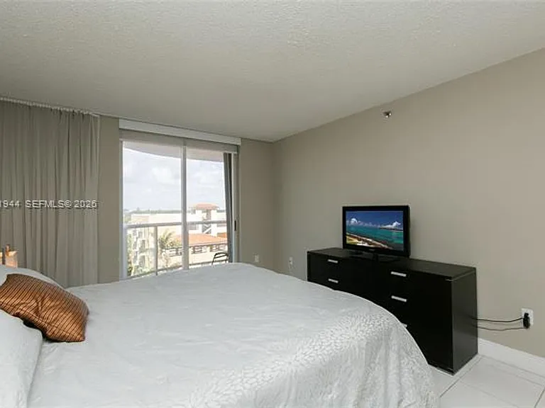 8855 Collins Avenue Cu #6F — Photo 12