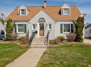 1904 17th Ave, Menominee, MI 49858