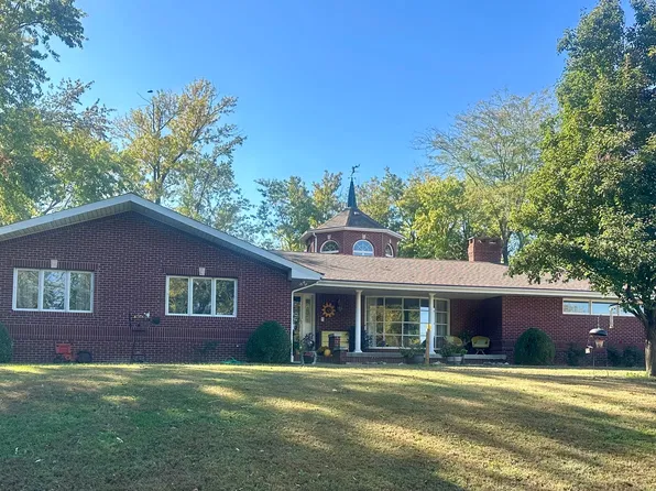 1704 State Highway 16, Shelbyville, IL 62565
