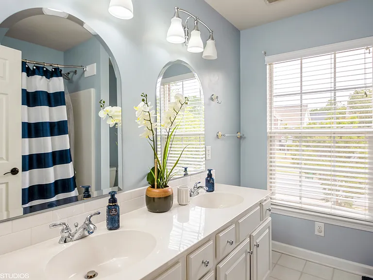 5743 Cambridge Bay Dr — Photo 17