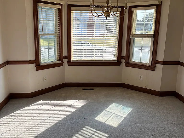 2835 Lancaster Rd NW — Photo 4