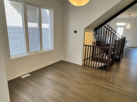 3rd image of 277 Marigold Ct