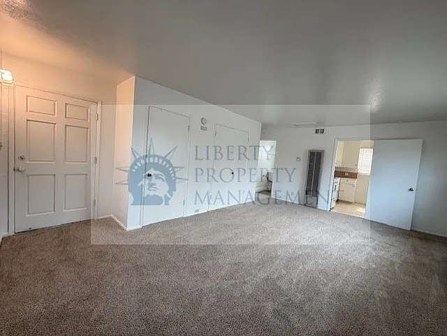 Studio, $1,075 — Photo 3
