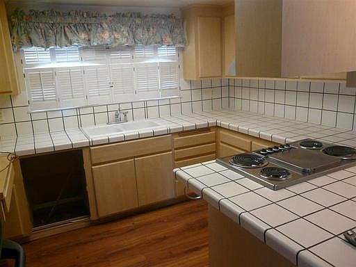 2nd image of 2939 Via Carmen