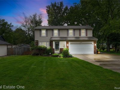 21462 Meridian Rd, Grosse Ile, MI, 48138
